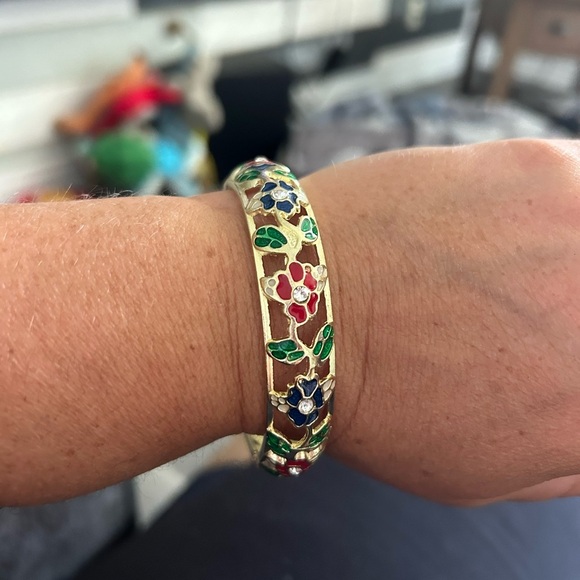 4/$100 cloisonné gold Floral Enamel Gold Bracelet 💛 - Picture 1 of 6
